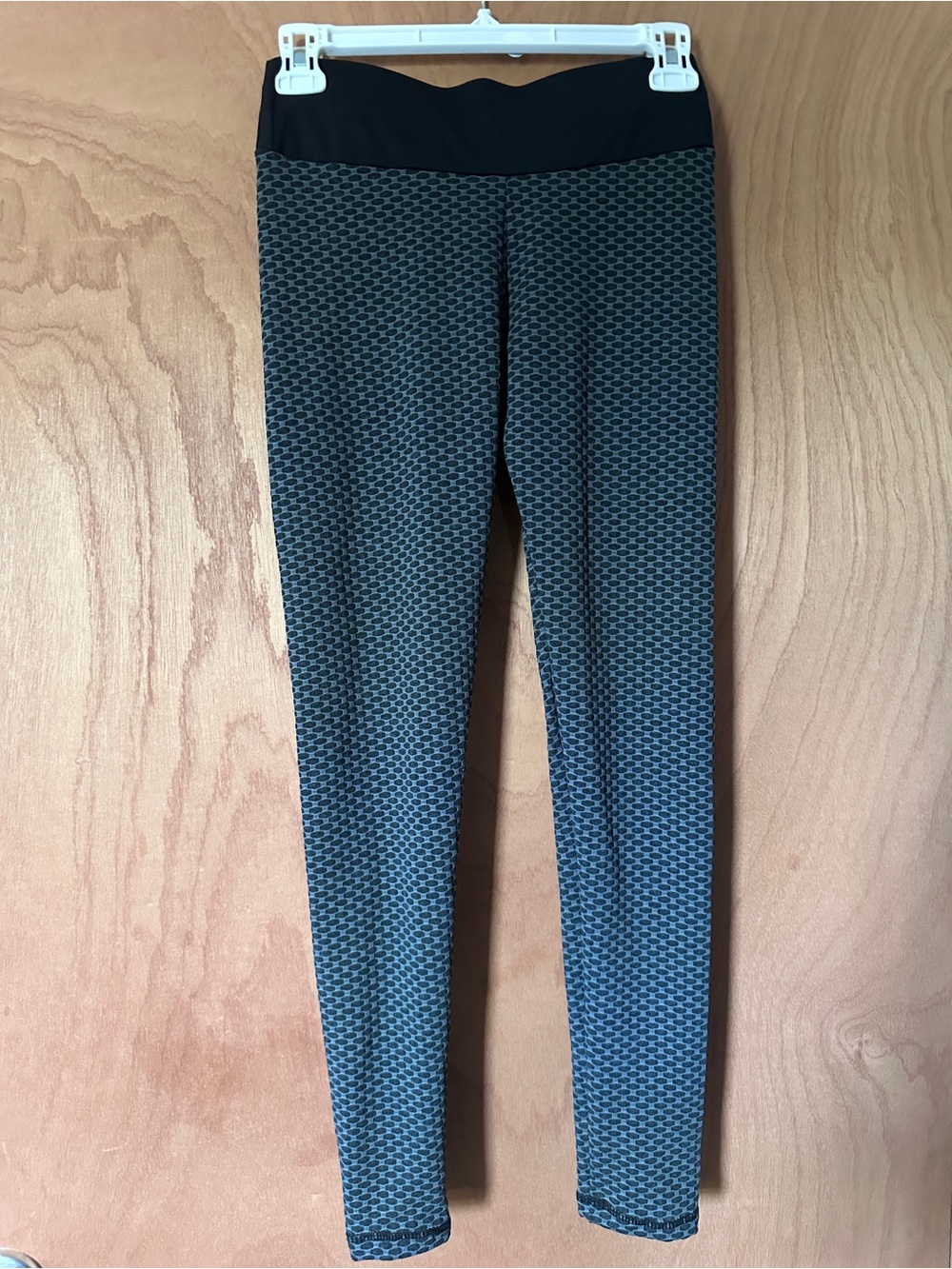 Black & Gray Butt Lifting Patterned High-Waist Leggings